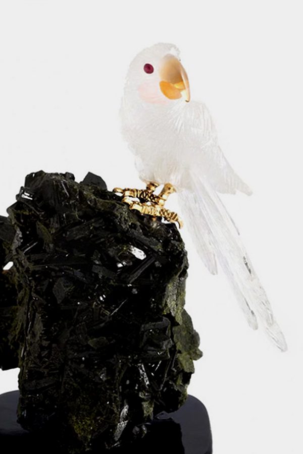 Escultura-de-Águia-Exclusiva-em-Pedra-Dolomita-com-Base-de-Cristal-2